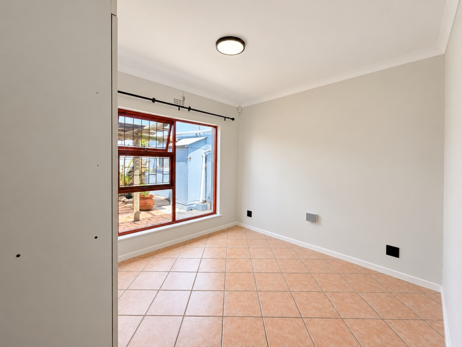 4 Bedroom Property for Sale in Bothasig Western Cape